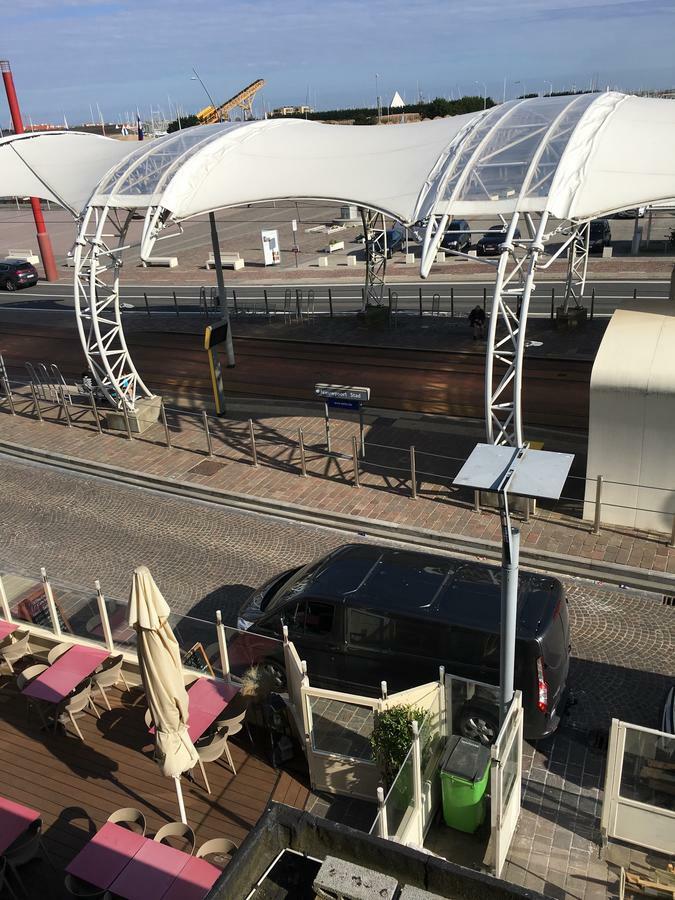 B&B Le Grand Cabaret Nieuwpoort Buitenkant foto